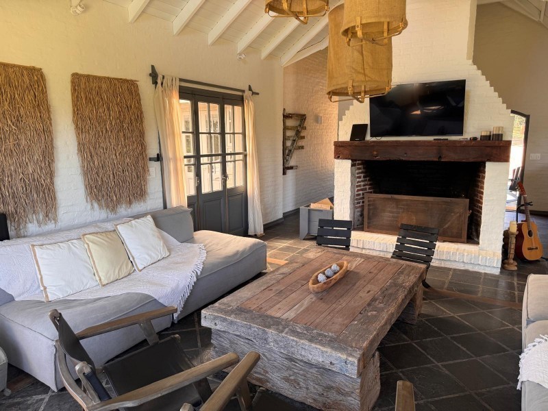 Casa de 5 dormitorios en Chackras del Este